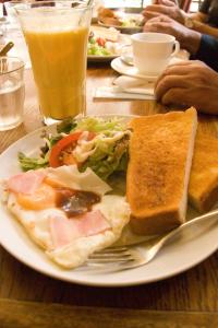 朝食