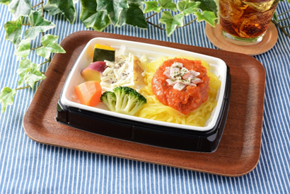 ごろごろ野菜とトマトソースのこんにゃくパスタ